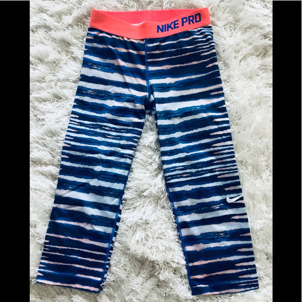 NIKE PRO Women’s size X SMALL COMPRESSION CAPRIS